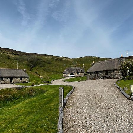 Tigh Phadraig At Marys Thatched Cottages Elgol 외부 사진
