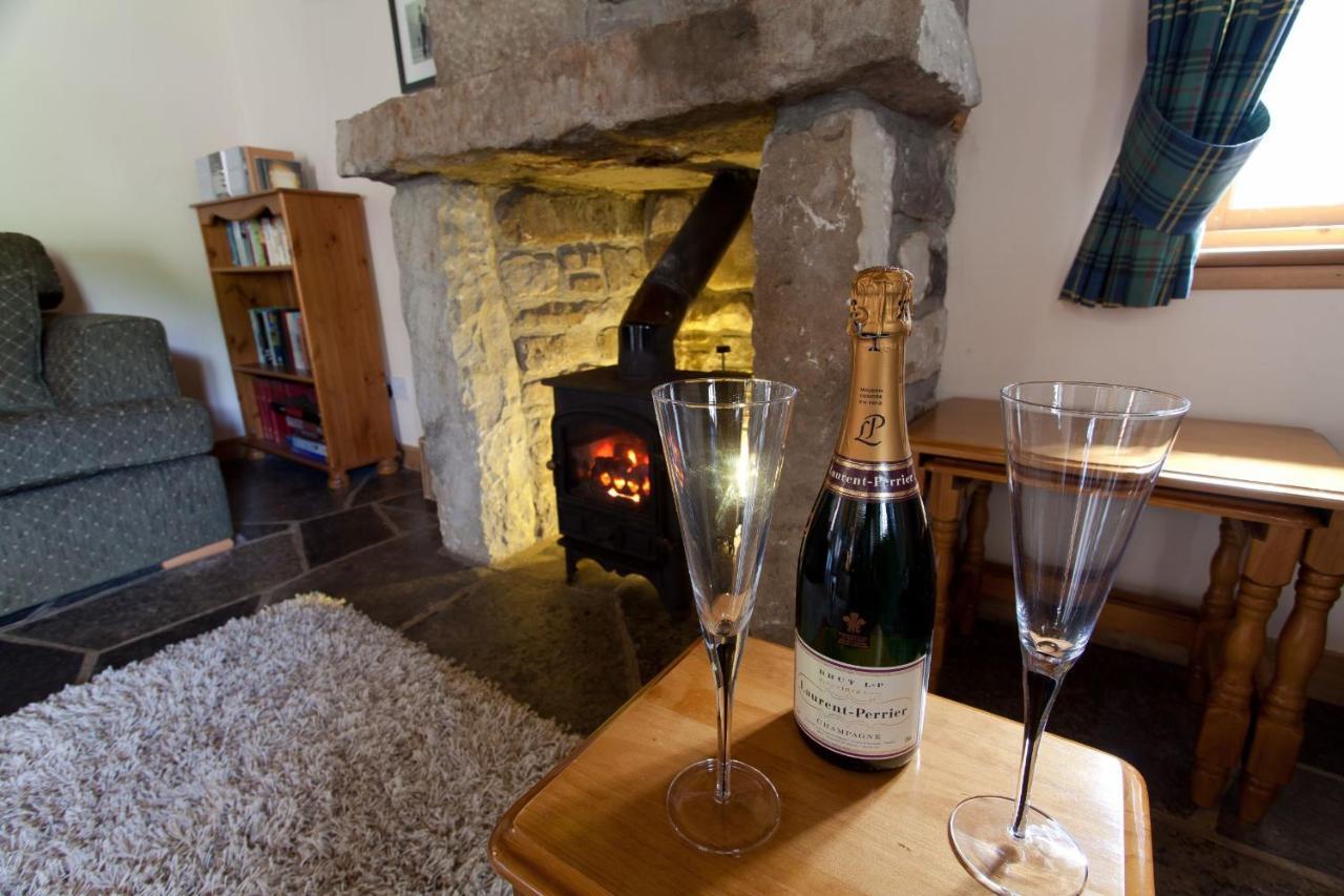 Tigh Phadraig At Marys Thatched Cottages Elgol 외부 사진